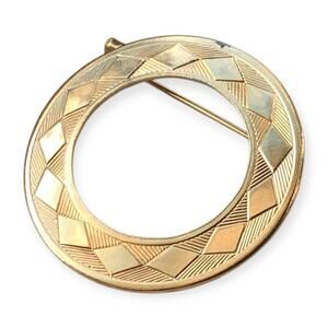 Vintage Engraved Diamond Shapes Circles Brooch Pin Gold Tone